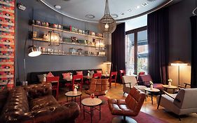 Chic & Basic Born Boutique Hotel